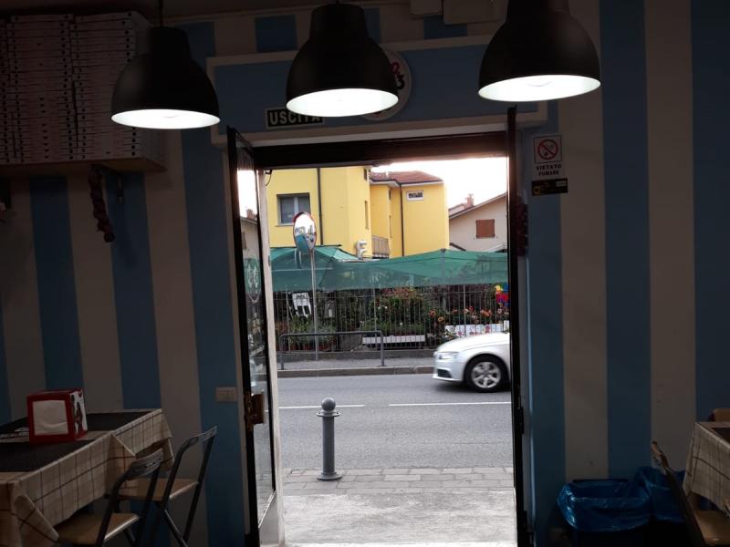 Pizzeria forno a legna
