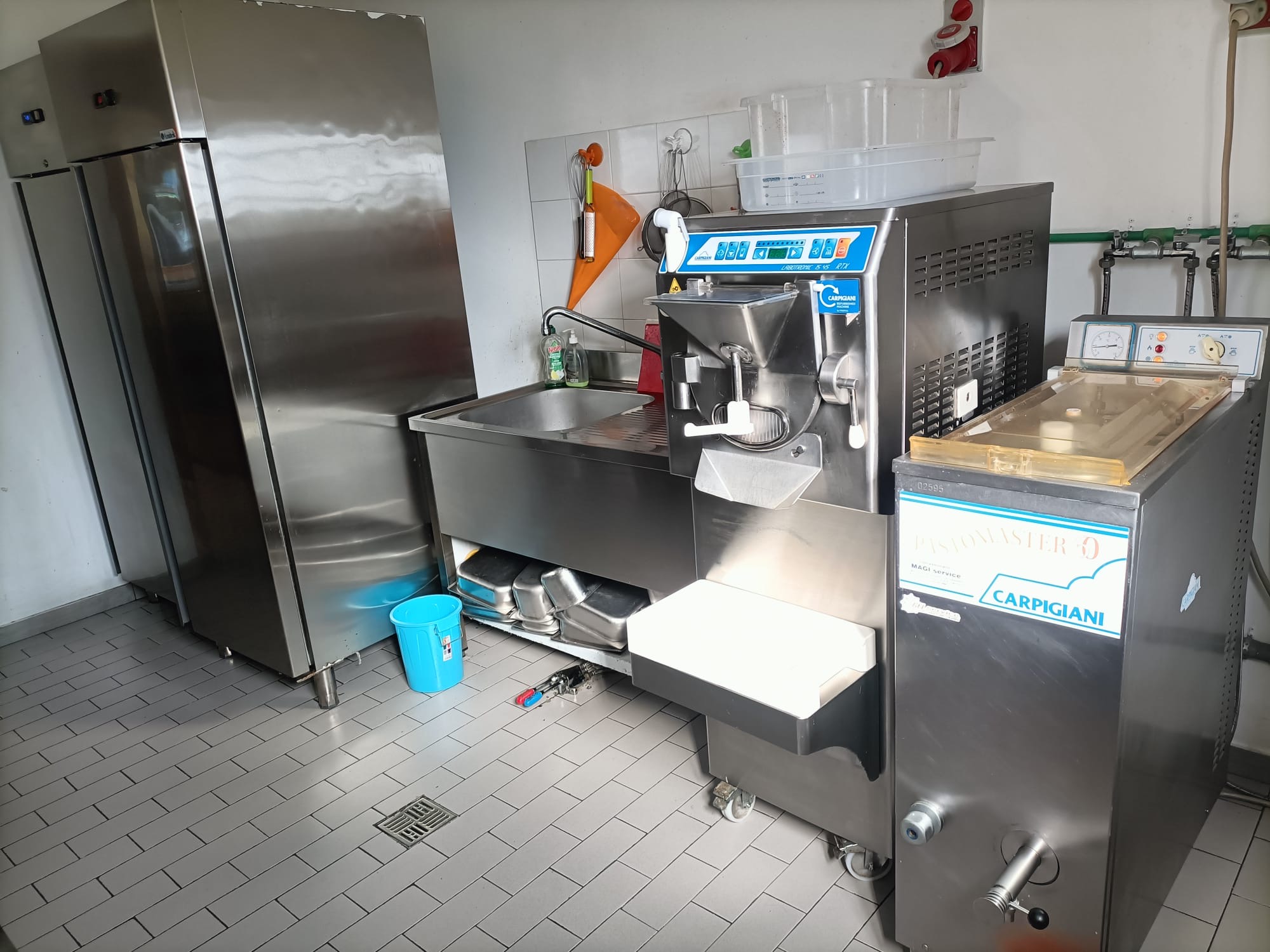 Gelateria con Laboratorio Milano € 99.000