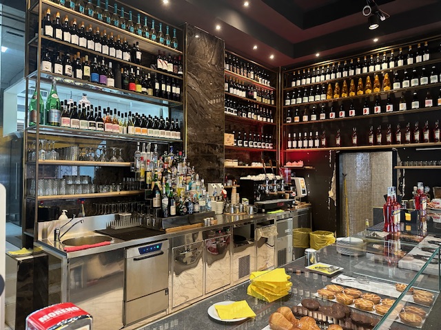 Bar Tavola Calda Pizzeria Milano € 290.000