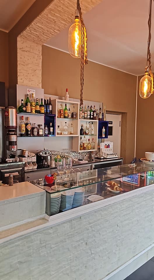 Bar Pizza Con forno Gas Monza 60.000€