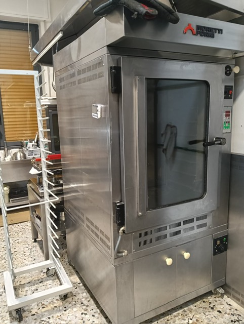 Bar  Gelateria  Pasticceria produzione propria Pogliano M.se € 300.000