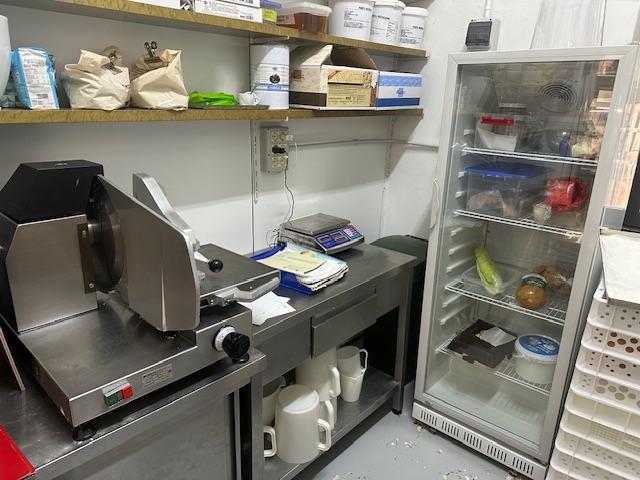 Bar  Gelateria  Pasticceria produzione propria Pogliano M.se € 300.000