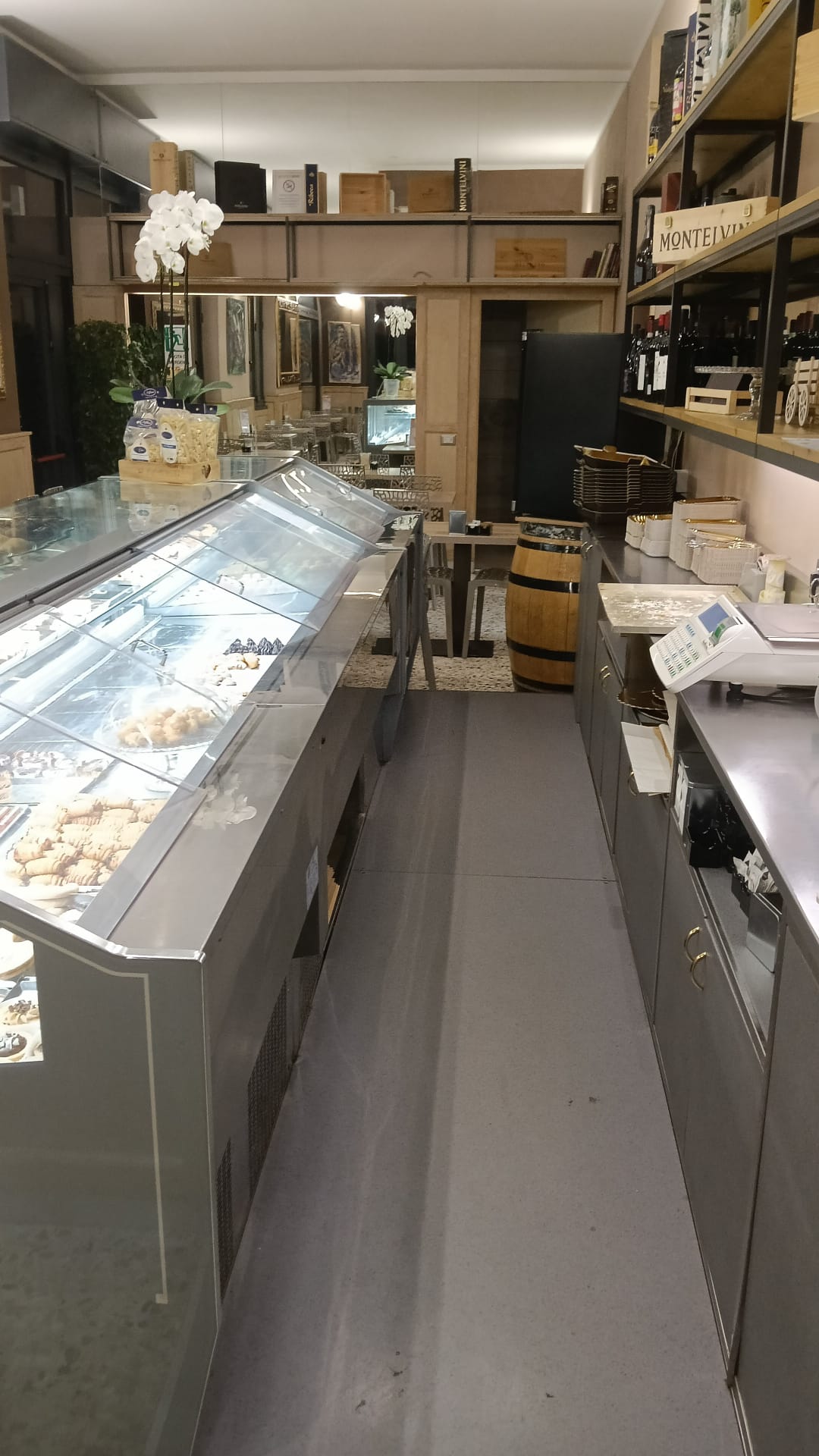 Bar  Gelateria  Pasticceria produzione propria Pogliano M.se € 300.000