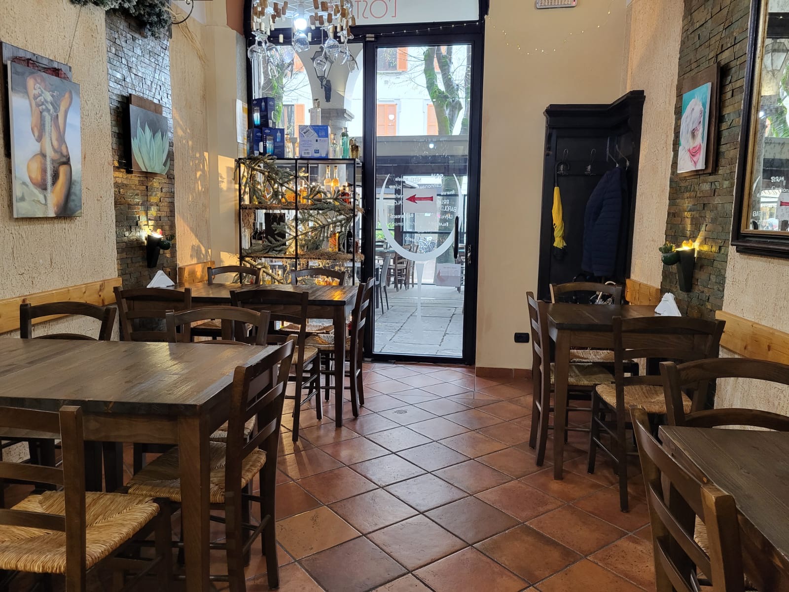 Saronno Enoteca con mescita 199000€