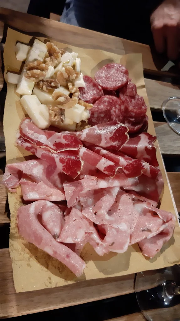 Vineria con Soministrazione Milano P.ta Romana 80.000