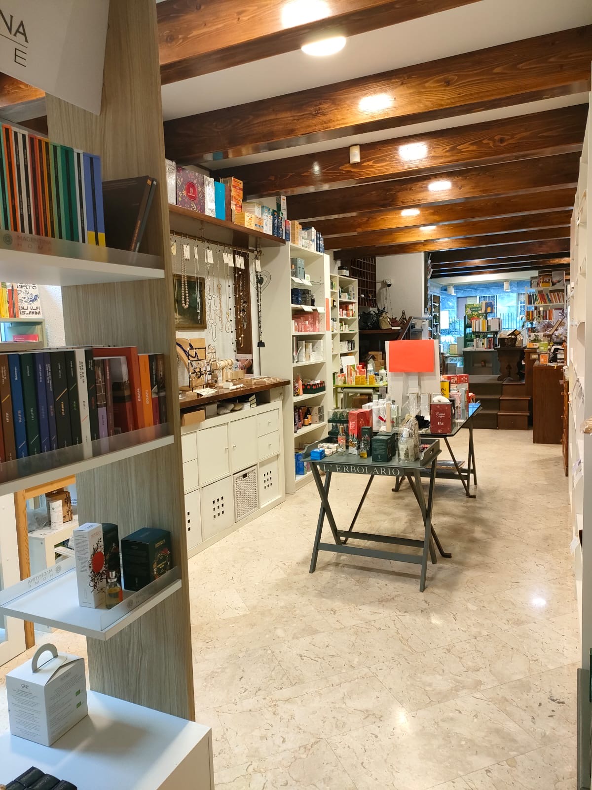 Erboristeria Libreria Profumeria 60.000€