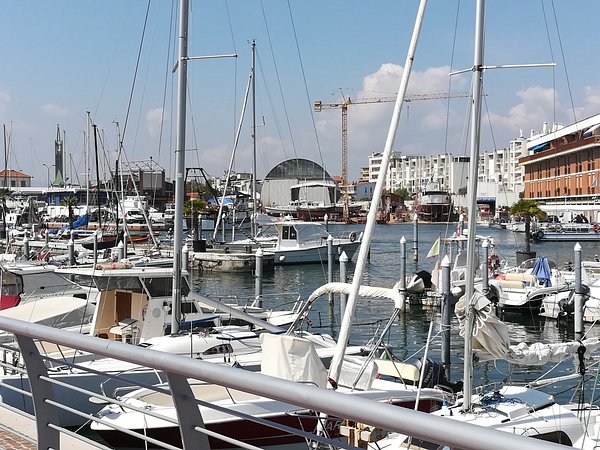 Rimini Porto Canale  Casa terra-cielo 900.000€