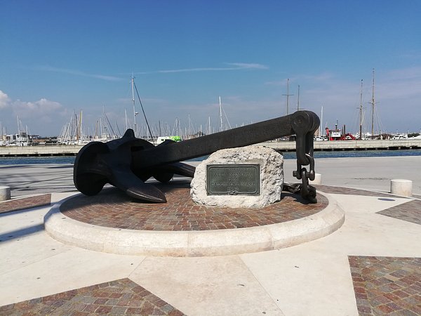 Rimini Porto Canale  Casa terra-cielo 900.000€