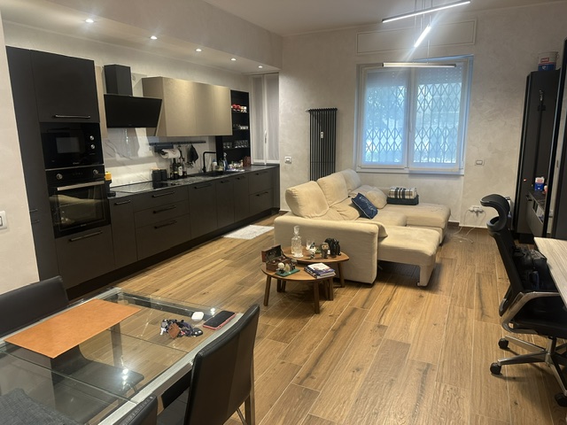 Appartamento Milano Piazza Carbonari 450.000€