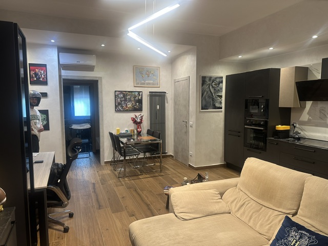 Appartamento Milano Piazza Carbonari 450.000€